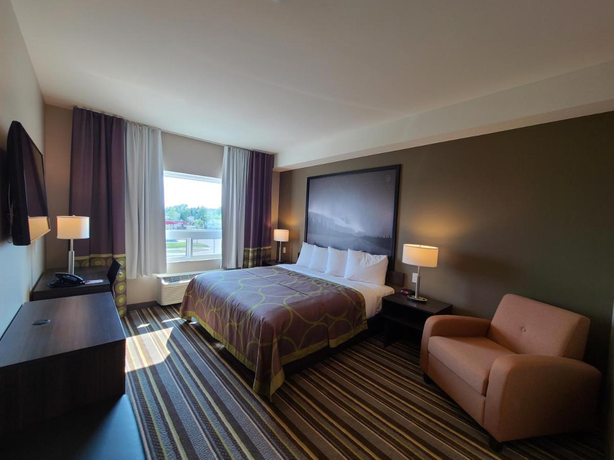 Super 8 By Wyndham Thompson Hotel Buitenkant foto