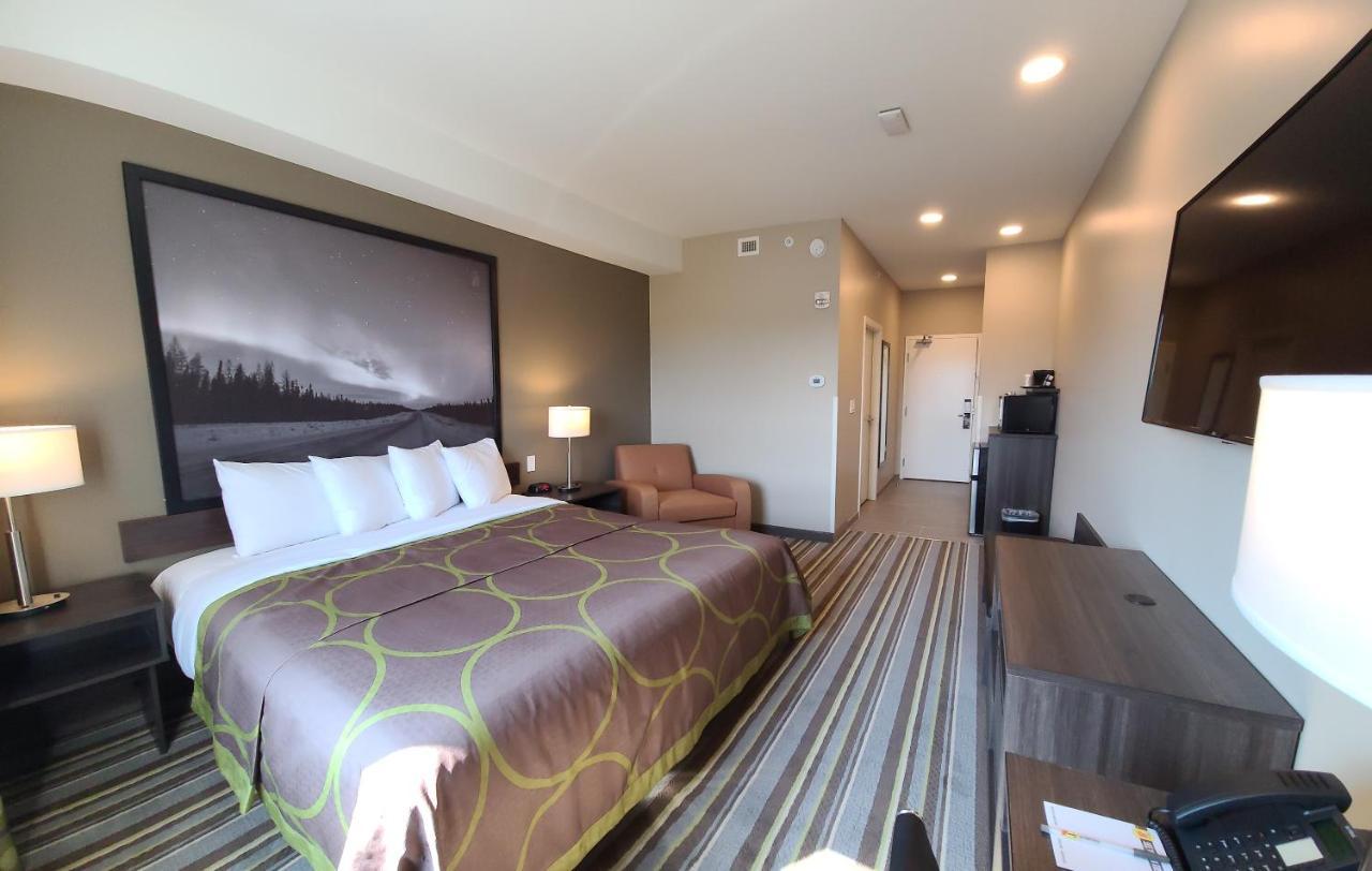 Super 8 By Wyndham Thompson Hotel Buitenkant foto