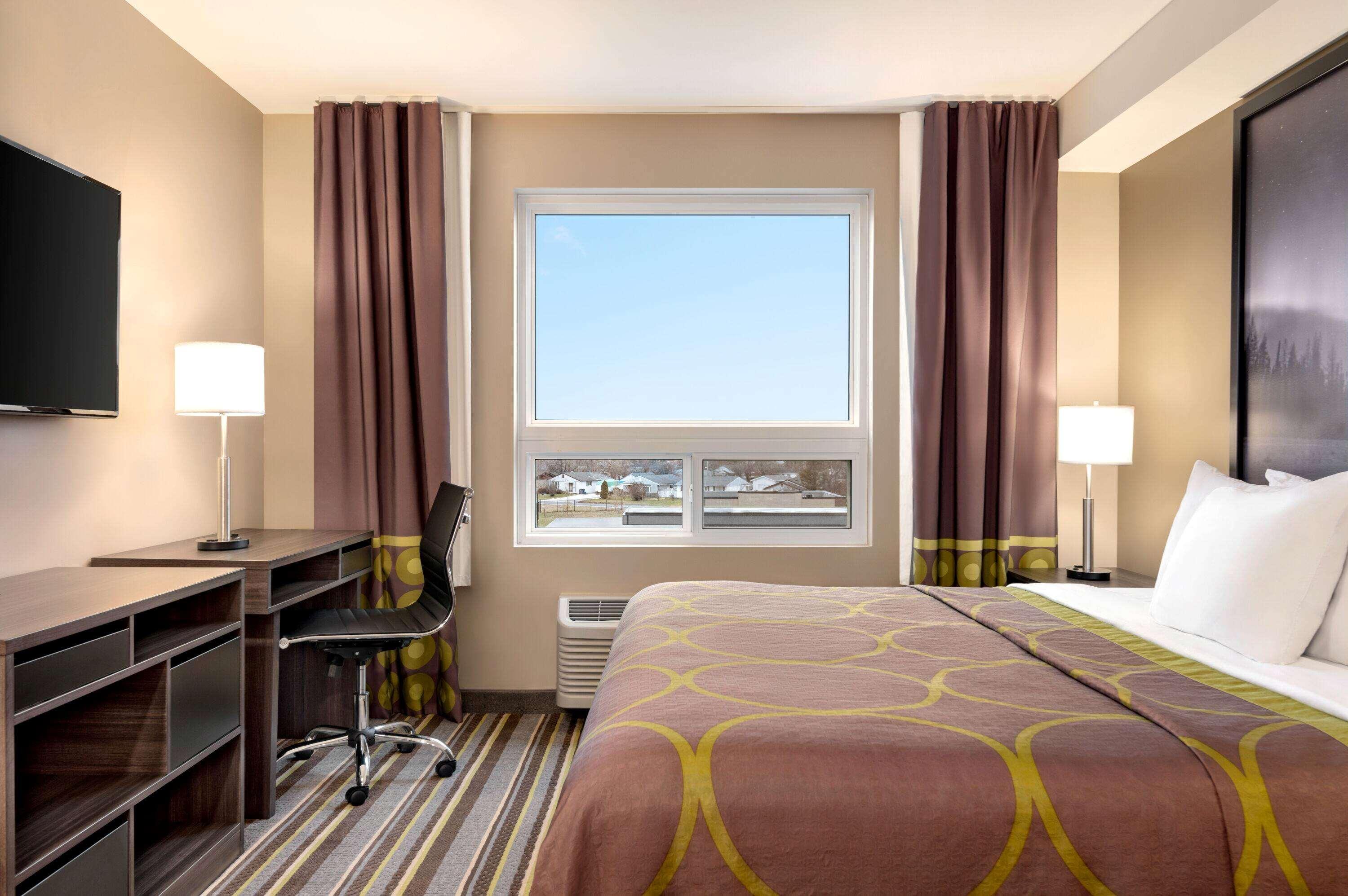 Super 8 By Wyndham Thompson Hotel Buitenkant foto